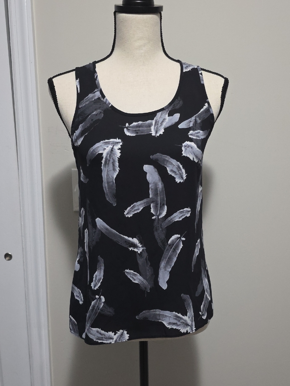 Express Split Back Tank Top Shirt Feathers XS